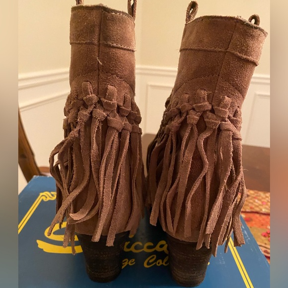 Sbicca Sound Khaki Suede Leather Fringed Tassel Booties Size 8.5 in Box - Picture 3 of 11